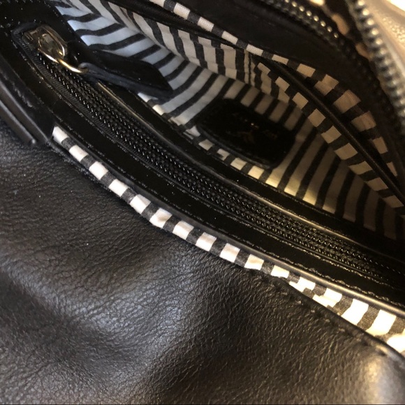 Black fold over crossbody bag - Picture 4 of 4